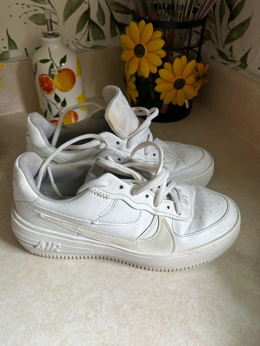 Air Force 1 Women size 7